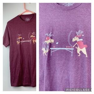 Durable Goods: Christmas Santa reindeer playing beer pong college Tee shirt EUC